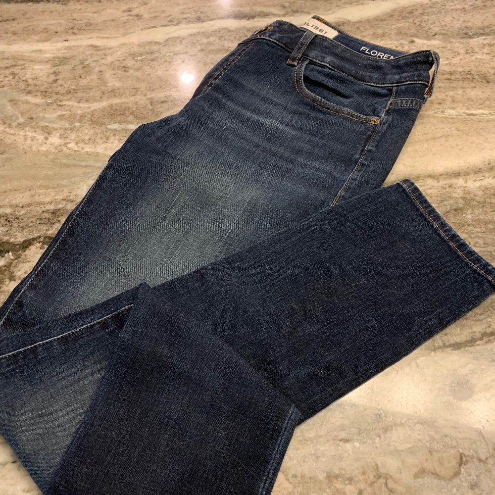 DL1961 Florence Instasculp blue jeans Sz 30. Like new
